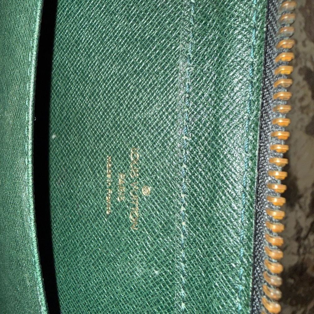 Louis Vuitton Green Taiga Leather Baikal Clutch Wrislet - Picture 4 of 6